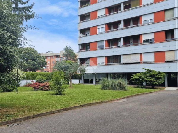 appartamento in vendita a Gallarate in zona Madonna in Campagna