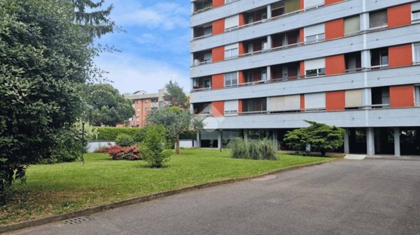 appartamento in vendita a Gallarate in zona Madonna in Campagna