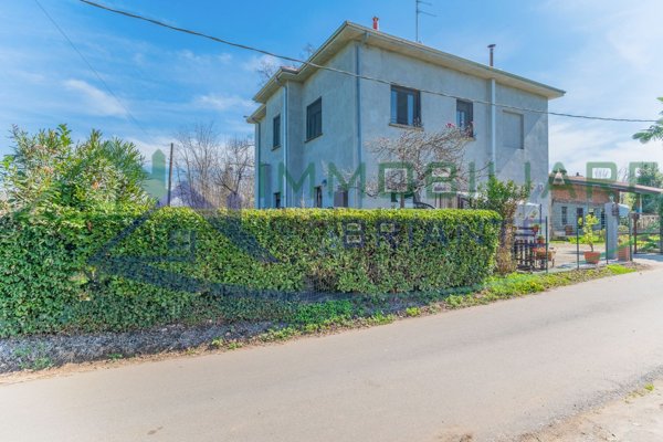 casa indipendente in vendita a Gallarate
