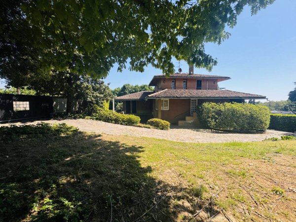 casa indipendente in vendita a Gallarate in zona Crenna
