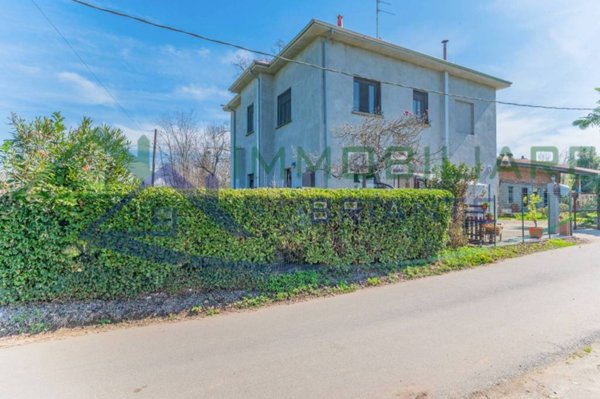 casa indipendente in vendita a Gallarate in zona Crenna
