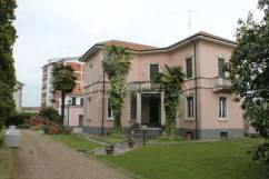 casa indipendente in vendita a Gallarate