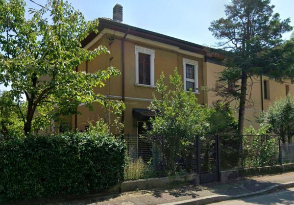 casa semindipendente in vendita a Gallarate in zona Madonna in Campagna
