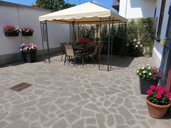 casa indipendente in vendita a Gallarate in zona Cascinetta