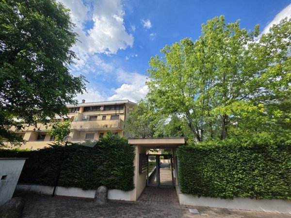 appartamento in vendita a Gallarate in zona Madonna in Campagna