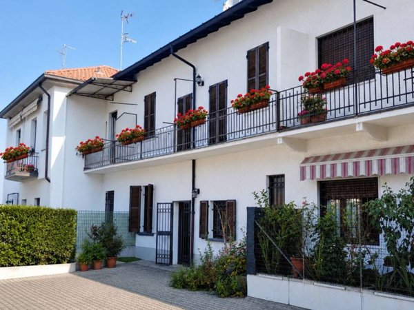 casa indipendente in vendita a Gallarate in zona Cascinetta