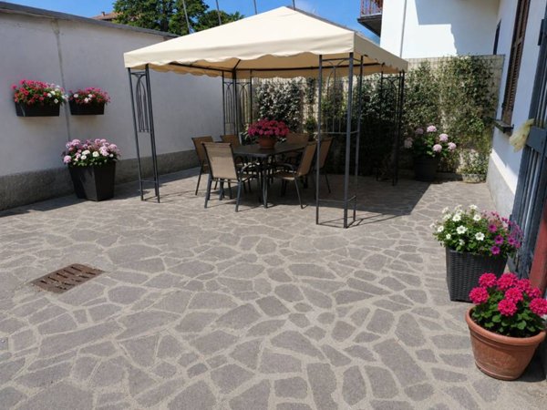 casa indipendente in vendita a Gallarate in zona Cascinetta