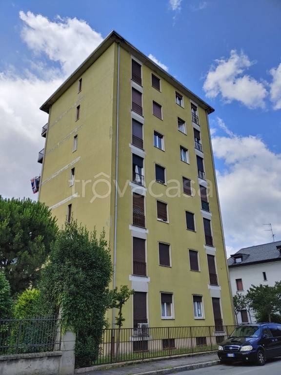 appartamento in vendita a Gallarate in zona Cascinetta