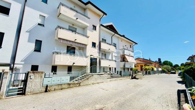 appartamento in vendita a Gallarate in zona Arnate