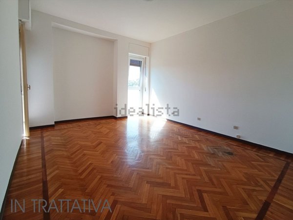 appartamento in vendita a Gallarate in zona Sciarè