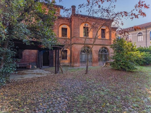 casa indipendente in vendita a Gallarate