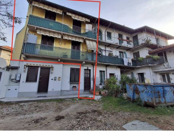 appartamento in vendita a Gallarate in zona Sciarè