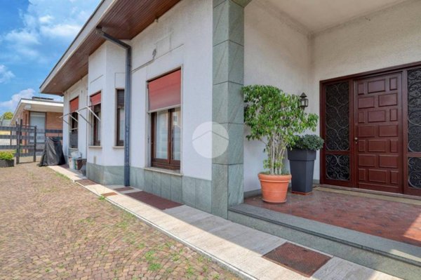 casa indipendente in vendita a Gallarate in zona Cascinetta