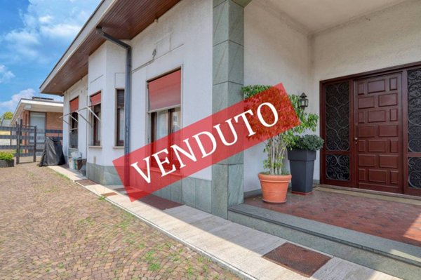 casa indipendente in vendita a Gallarate in zona Cascinetta