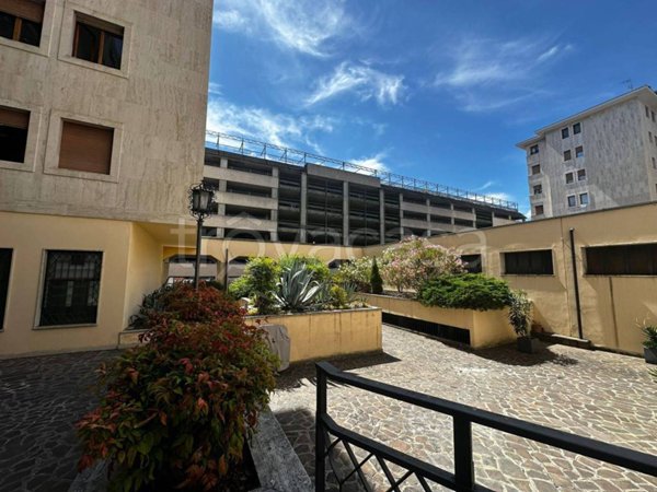 appartamento in vendita a Gallarate in zona Sciarè