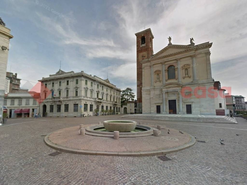 negozio in vendita a Gallarate in zona Sciarè