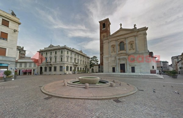negozio in vendita a Gallarate in zona Sciarè