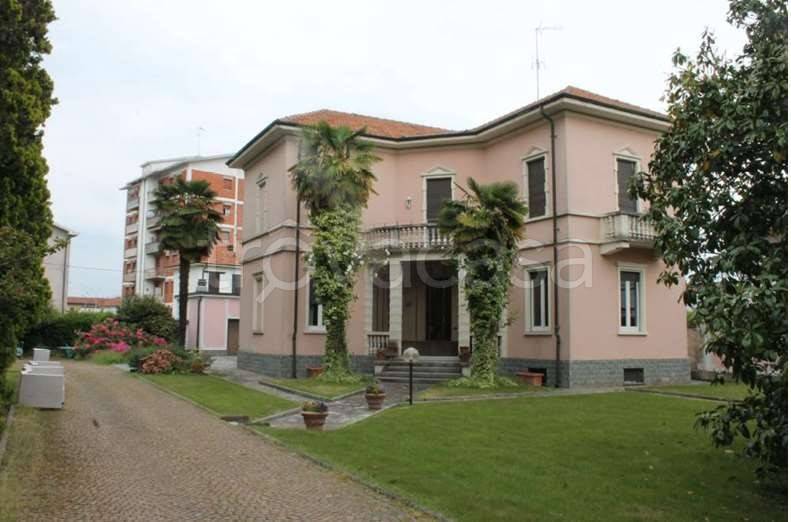 casa indipendente in vendita a Gallarate