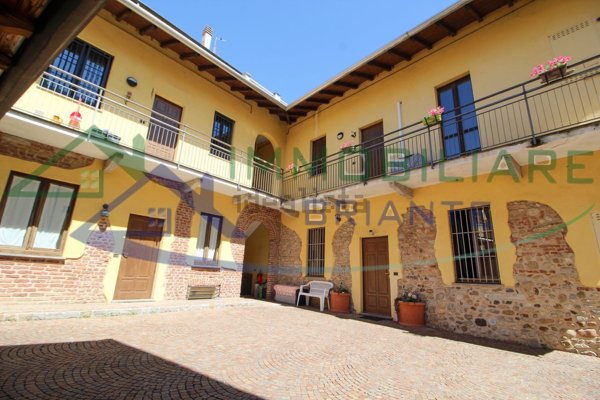 appartamento in vendita a Gallarate in zona Crenna