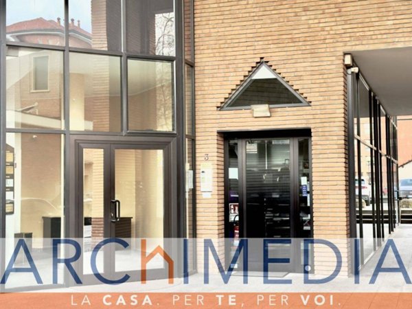 ufficio in vendita a Gallarate in zona Sciarè