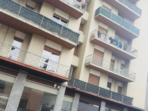 negozio in vendita a Gallarate in zona Arnate