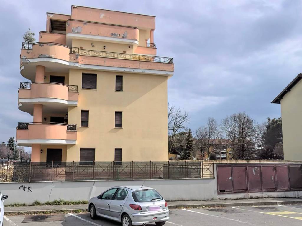appartamento in vendita a Gallarate in zona Madonna in Campagna