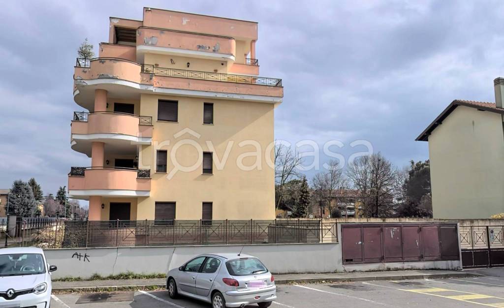appartamento in vendita a Gallarate in zona Madonna in Campagna