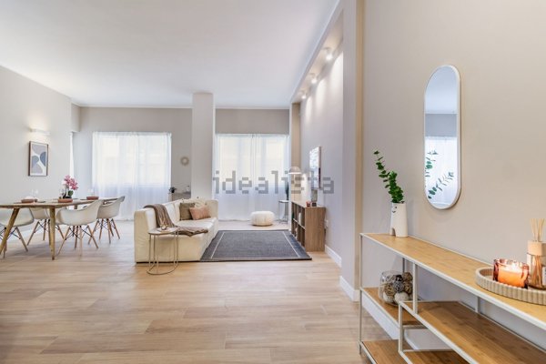 appartamento in vendita a Gallarate in zona Sciarè