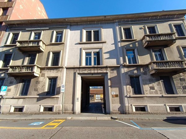 appartamento in vendita a Gallarate in zona Sciarè