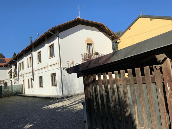 appartamento in vendita a Gallarate in zona Cascinetta