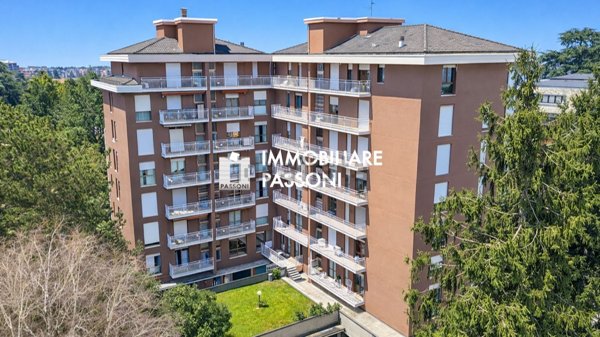 appartamento in vendita a Gallarate in zona Sciarè
