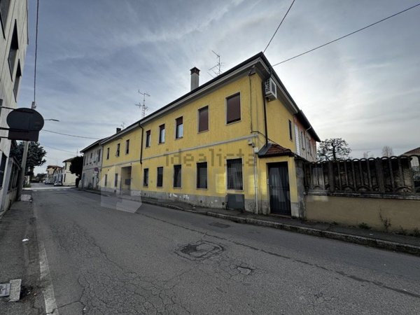 appartamento in vendita a Gallarate in zona Cascinetta