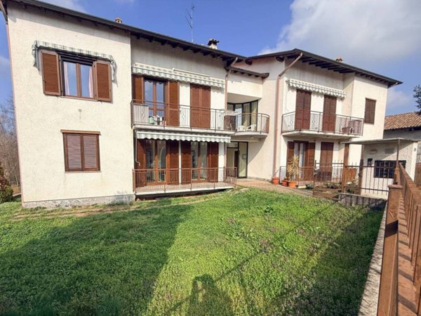 appartamento in vendita a Gallarate in zona Crenna
