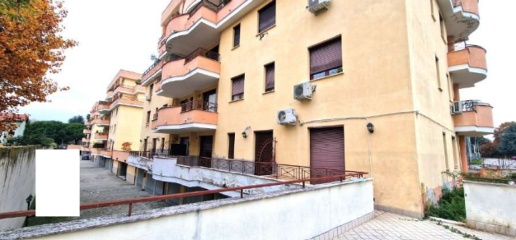 appartamento in vendita a Gallarate in zona Madonna in Campagna