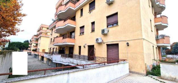 appartamento in vendita a Gallarate in zona Madonna in Campagna