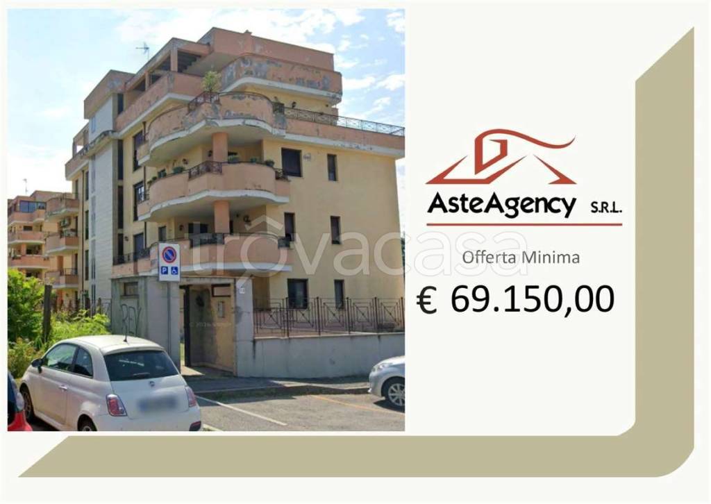 appartamento in vendita a Gallarate in zona Madonna in Campagna