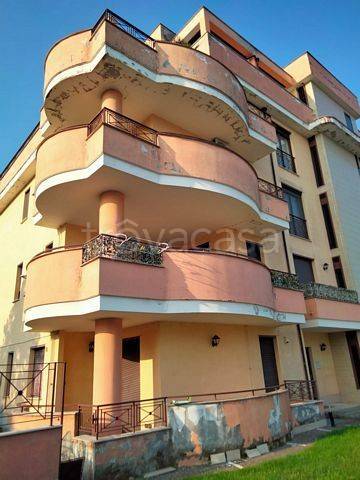 appartamento in vendita a Gallarate in zona Madonna in Campagna
