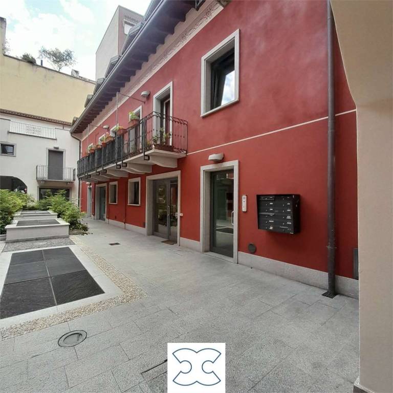 negozio in vendita a Gallarate in zona Sciarè