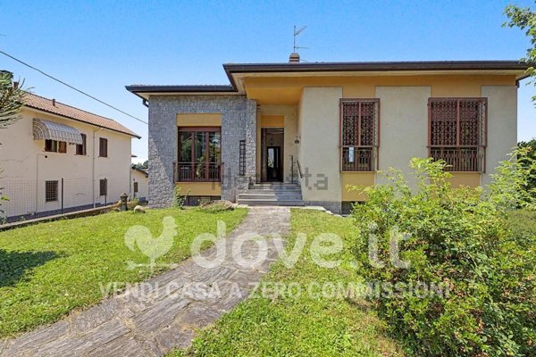 casa indipendente in vendita a Gallarate