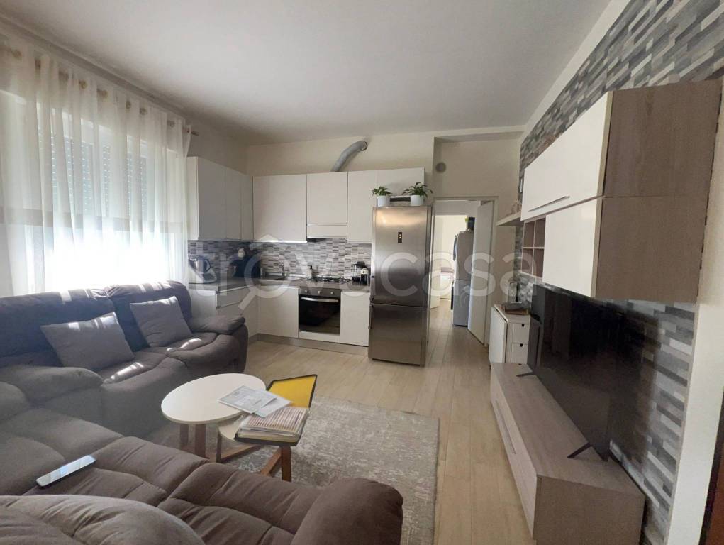 appartamento in vendita a Gallarate in zona Cascinetta
