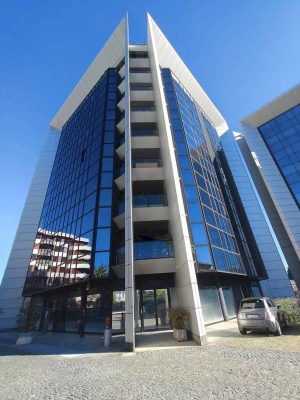 appartamento in vendita a Gallarate in zona Sciarè