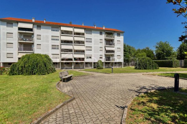 appartamento in vendita a Gallarate in zona Arnate