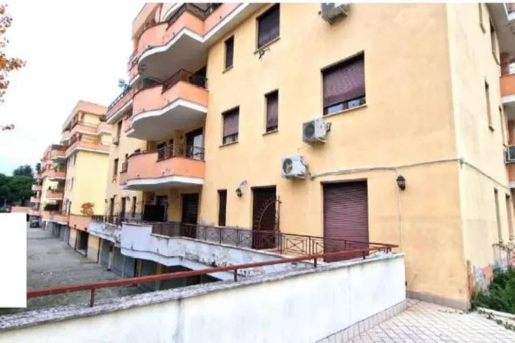 appartamento in vendita a Gallarate in zona Madonna in Campagna