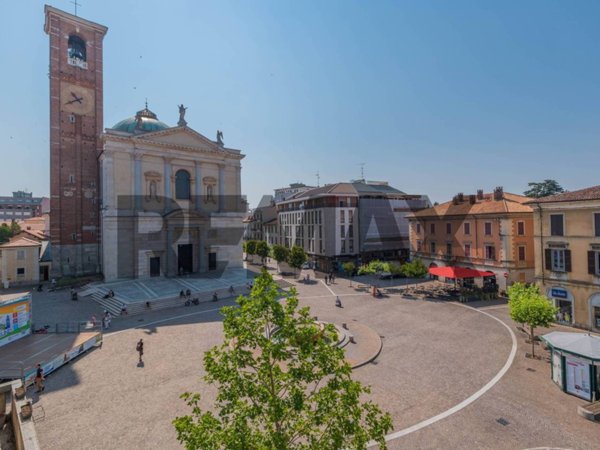 appartamento in vendita a Gallarate in zona Sciarè