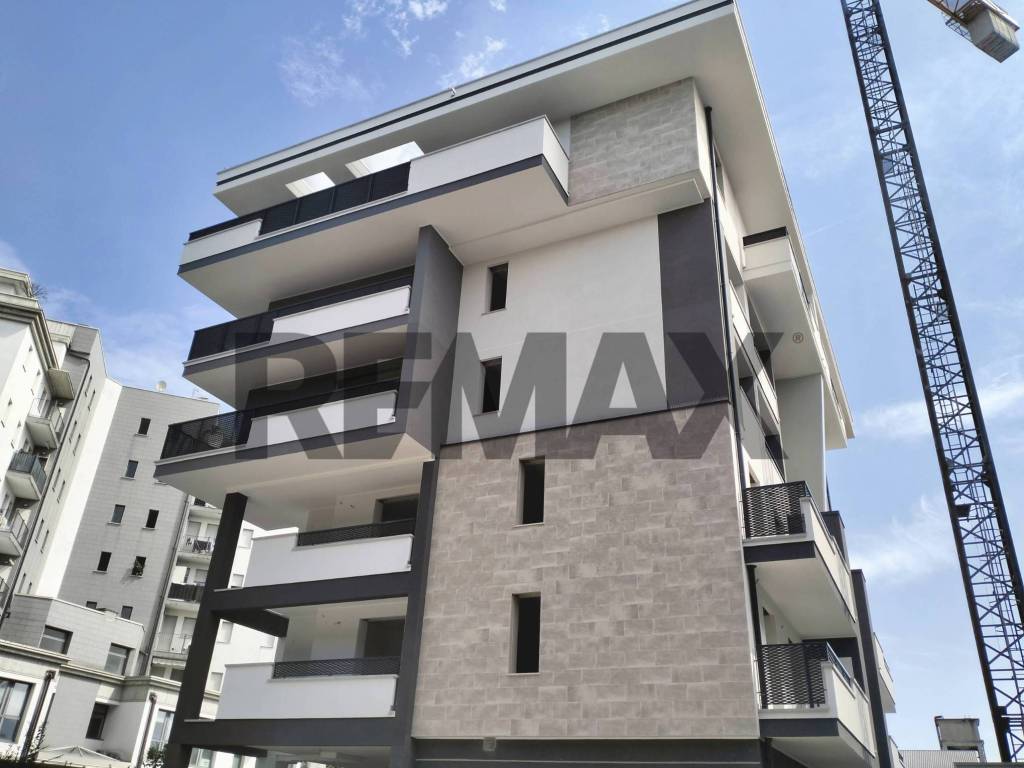 appartamento in vendita a Gallarate in zona Sciarè