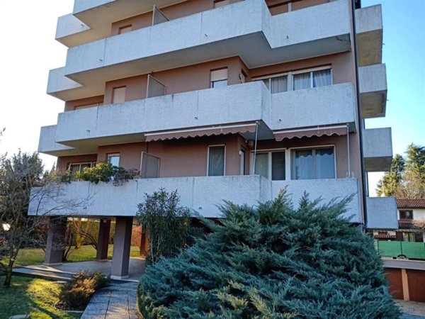 appartamento in vendita a Gallarate in zona Cascinetta
