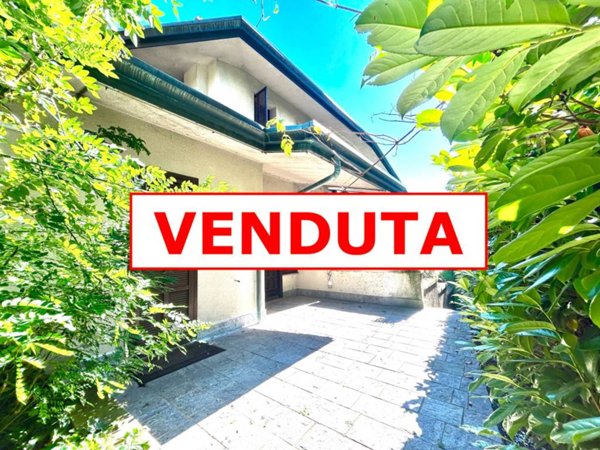 casa indipendente in vendita a Gallarate