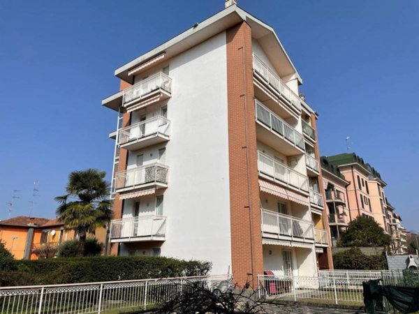 appartamento in vendita a Gallarate in zona Arnate