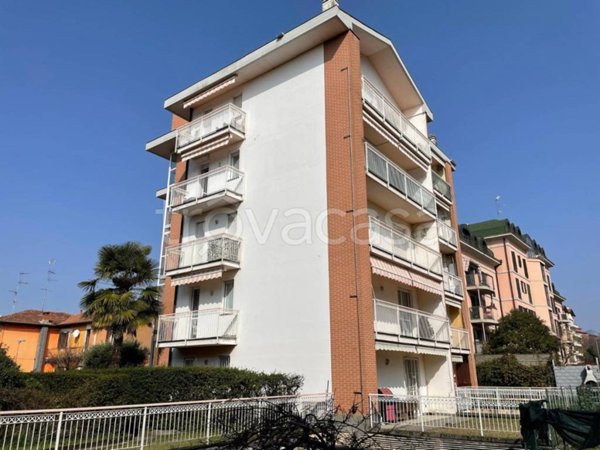 appartamento in vendita a Gallarate in zona Arnate