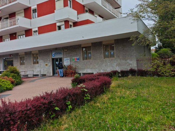 appartamento in vendita a Gallarate in zona Sciarè